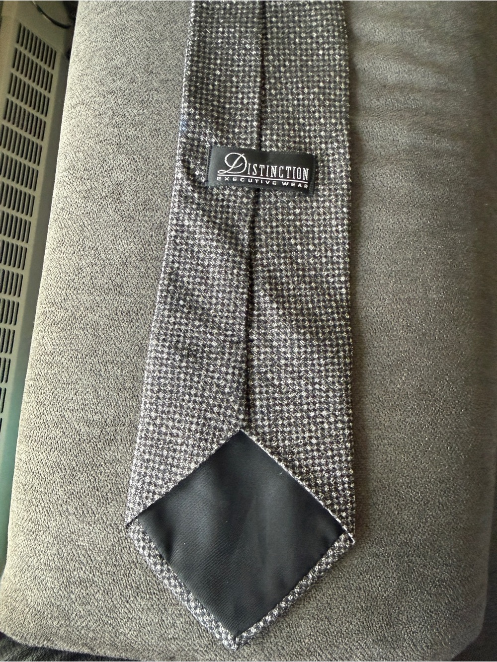 Gray Patterned Silk Necktie - Picture 2 of 4